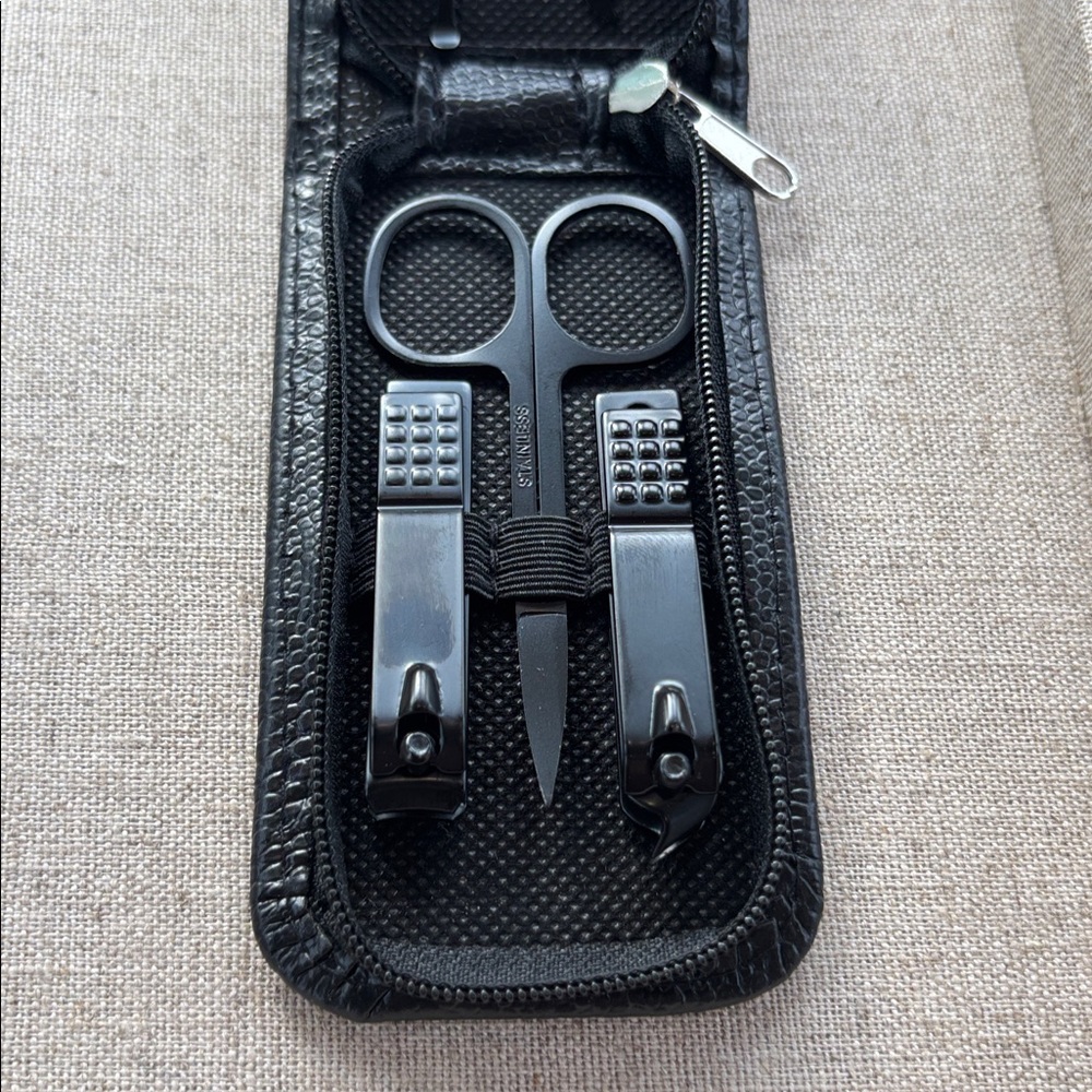 Nail Clippers Kit w/ Case Travel Grooming Set